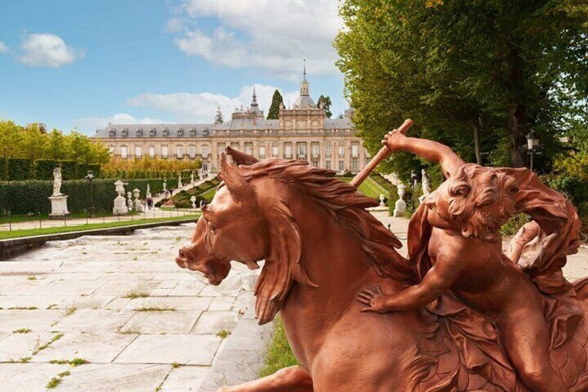 Hello Segovia: Private 2-Hour Intro City Walk with Local Guide 2