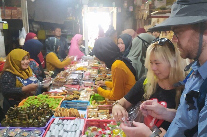 Yogyakarta Cooking Class and Cycling Tour 3