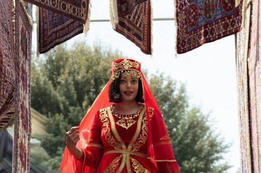 Baku: Old City Cultural Photoshoot in Azerbaijani Dress 5
