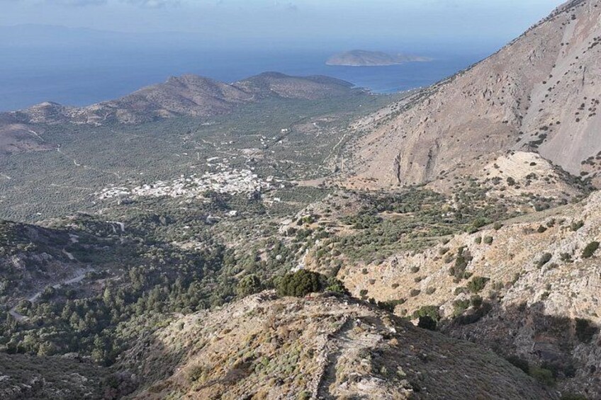 Unique guided hike on ancient Minoan paths 5