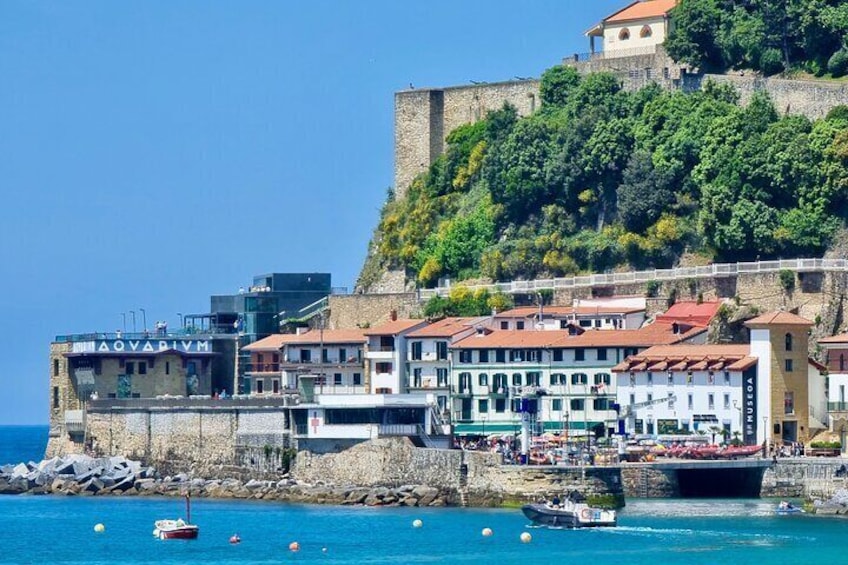 San Sebastian Historic Walking Tour with Pintxo and Drink 2