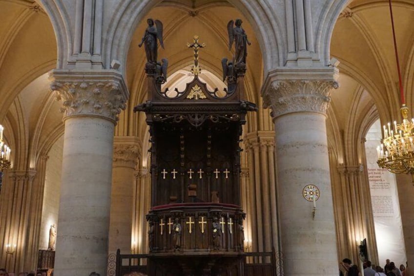 Notre-Dame Exclusive Private Guided Tour 2