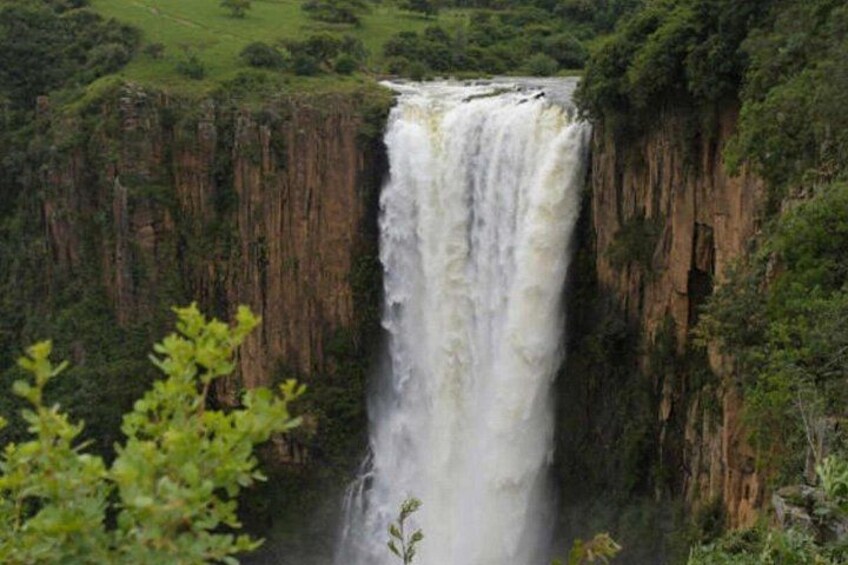 Drakensberg Mountains and Sani Pass Lesotho 2 Day Tour 3