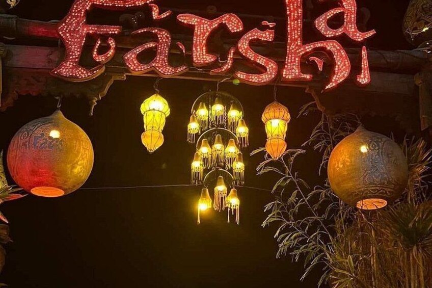 Farsha Cafe and Guided City Sightseeing Tour 1