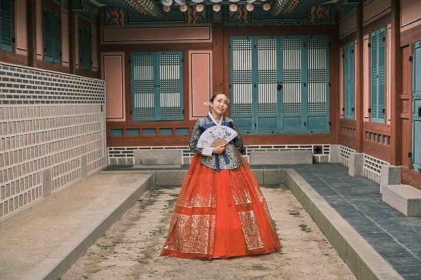 Cinematic Hanbok Photoshoot at Seoul Gyeongbokgung 5