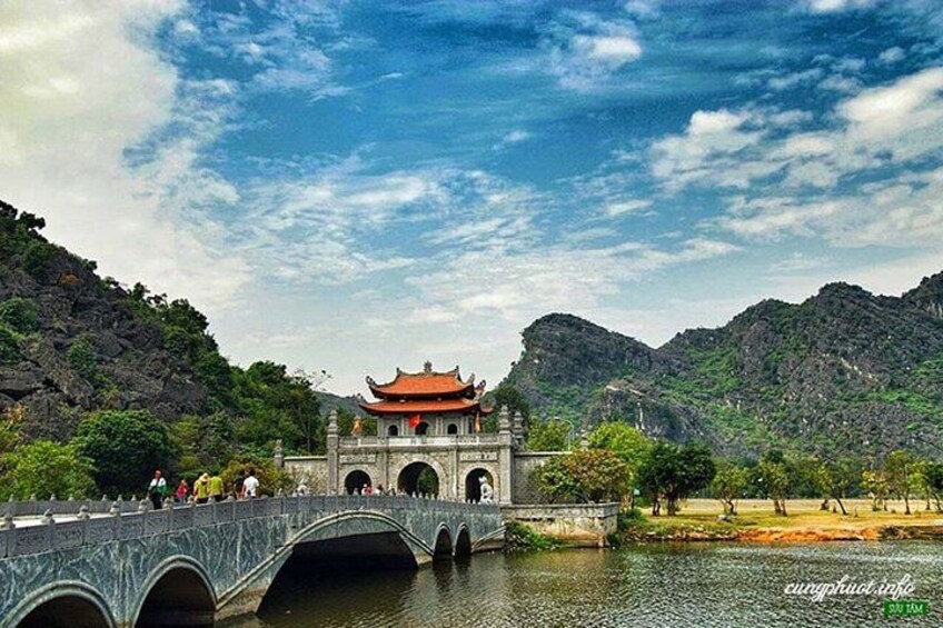 From Hanoi: Ninh Binh Hoa Lu, Trang An or Tam Coc & Mua Cave 3