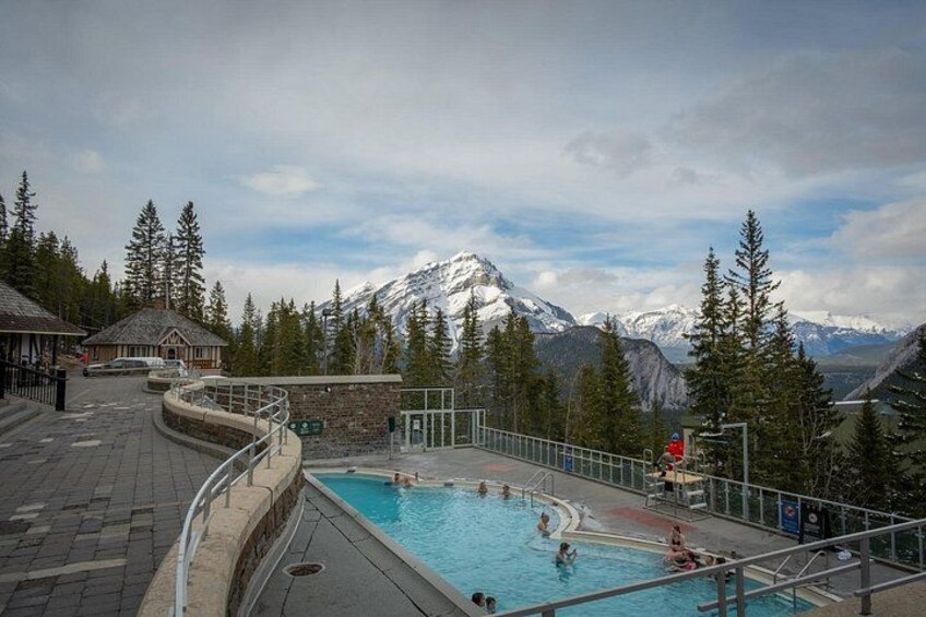 Lake Minnewanka Cruise, Banff Gondola, Bow Fall and Top 3 Lakes 3