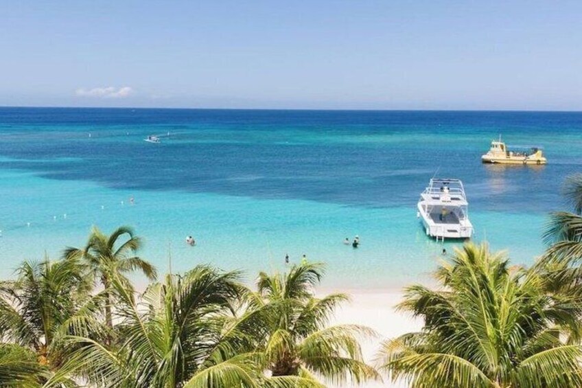 Roatan Private and Public Snorkel Tours at West Bay Beach 2