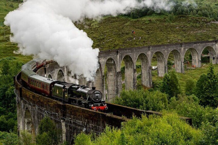 Edinburgh Isle of Skye Jacobite Steam Train and Whisky Tour 4 Day 1