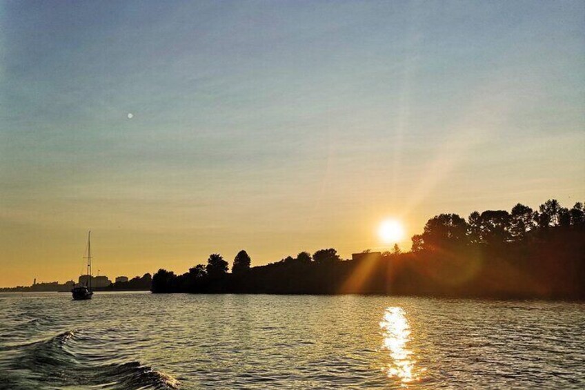Kingston Sunset Cocktail Cruise  5