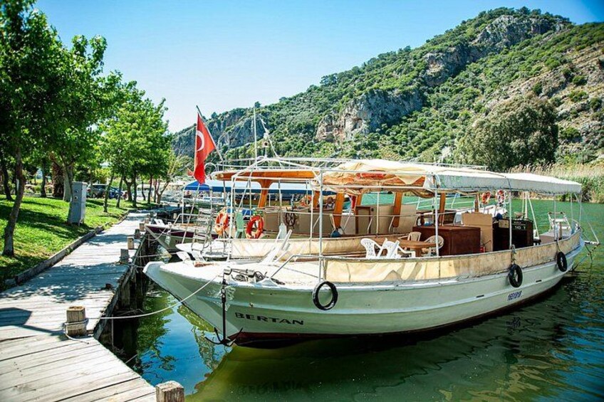 Dalyan Moonlight River Cruise with Mud Bath and Dinner 2