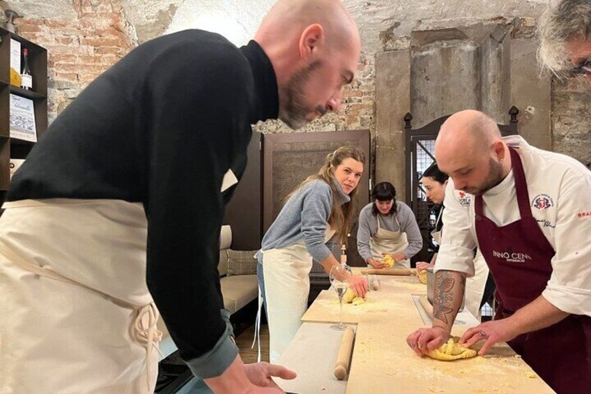 Hands-On Pasta and Tiramisu Class in a Florentine Palace 5