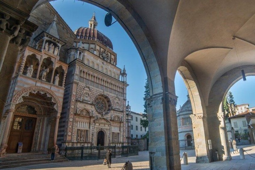 TOP Bergamo: Private Guided Tour with your mobile 3