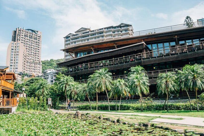 Yangmingshan, Beitou, Qingtiangang Tour (Hotel Pickup Optional) 1