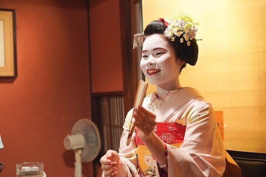Dinner with Maiko in a Traditional Kyoto Style Restaurant Tour 1