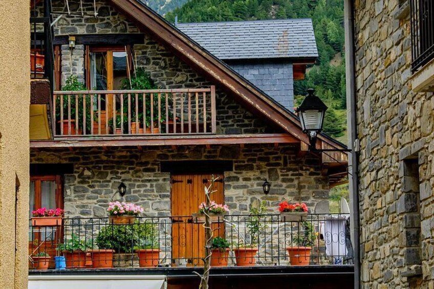 Canfranc, Jaca and Sallent de Gallego Tour from Zaragoza 3