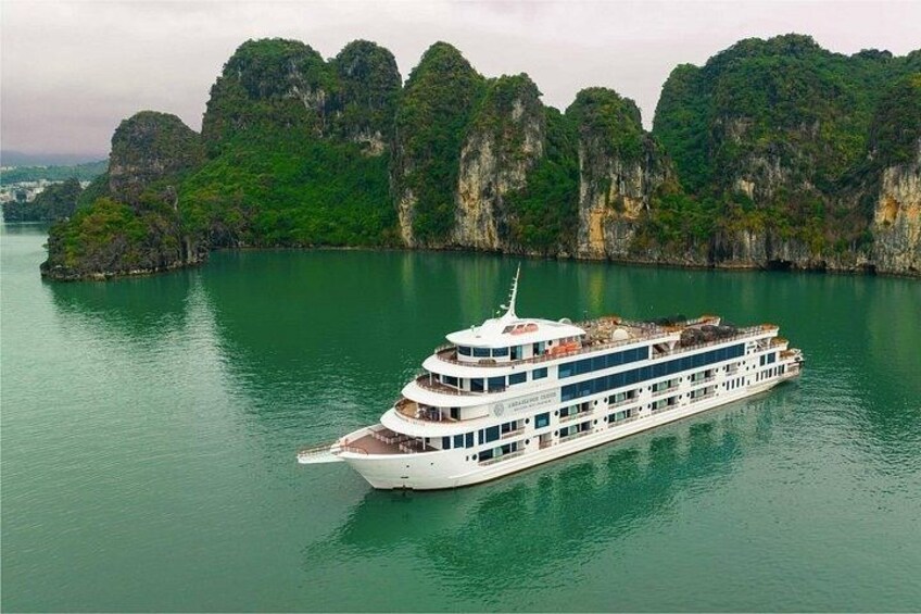 Ambassador Cruise Day Trip in Halong Bay and Titop from Halong 1