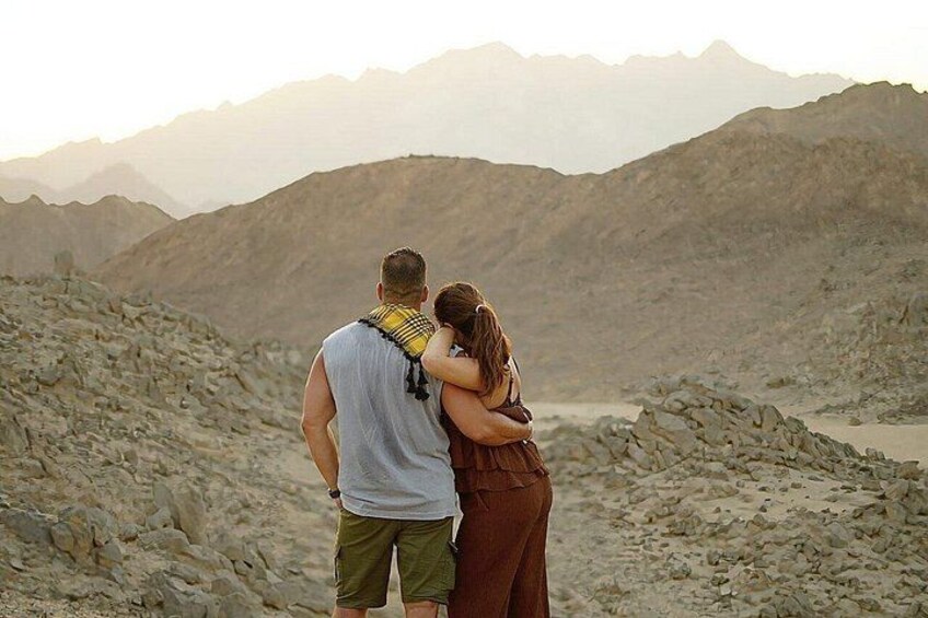 Hurghada Desert Jeep Safari Under the Stars with BBQ Dinner 5