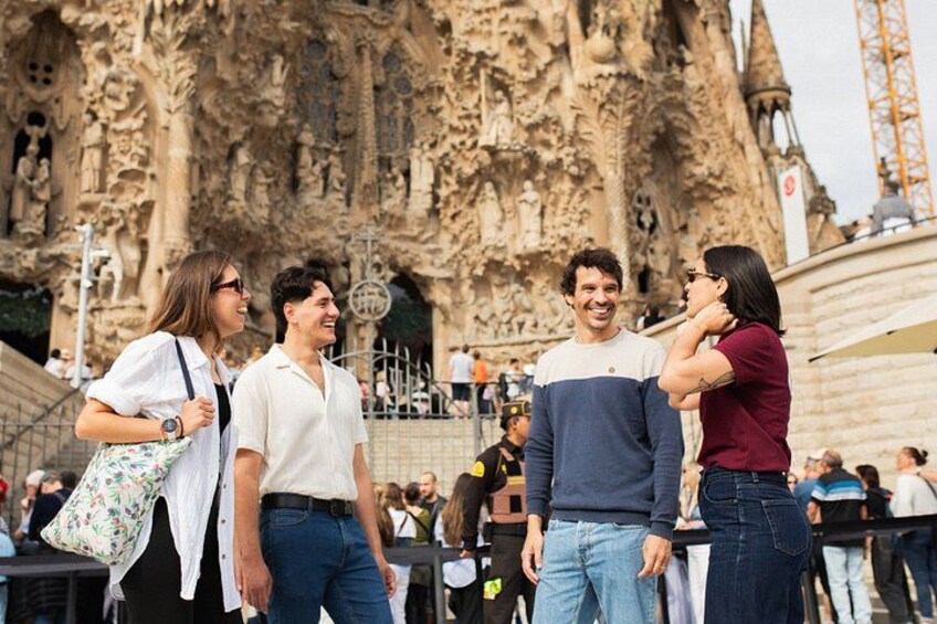 Barcelona : Sagrada, Park Guell, Montjuic & Gothic 4