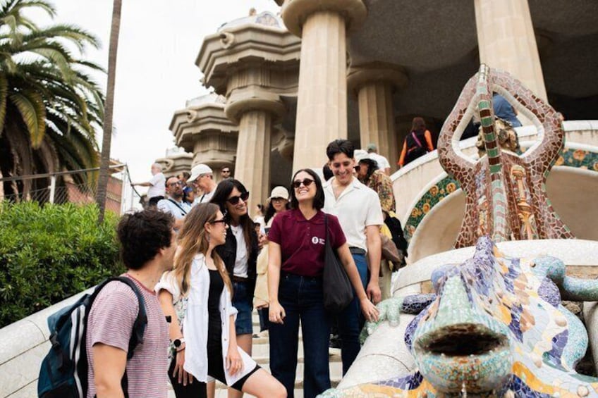 Barcelona all included: Sagrada, Park Güell, Montjuic & Gothic 4
