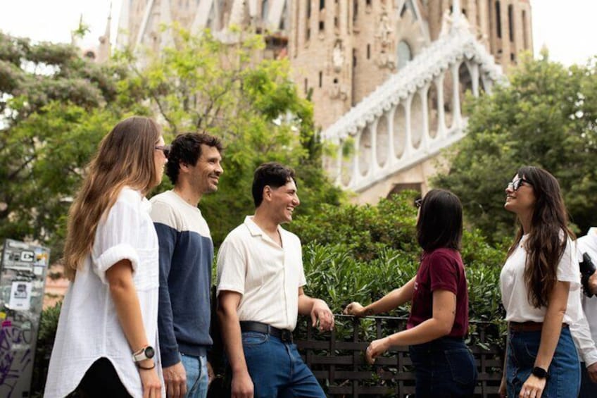 Barcelona all included: Sagrada, Park Güell, Montjuic & Gothic 2