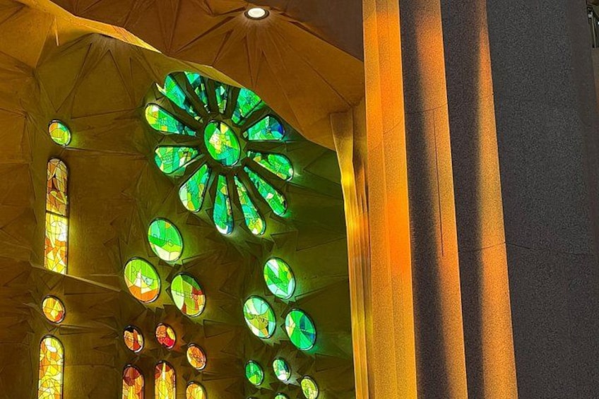 Barcelona : Sagrada, Park Guell, Montjuic & Gothic 3