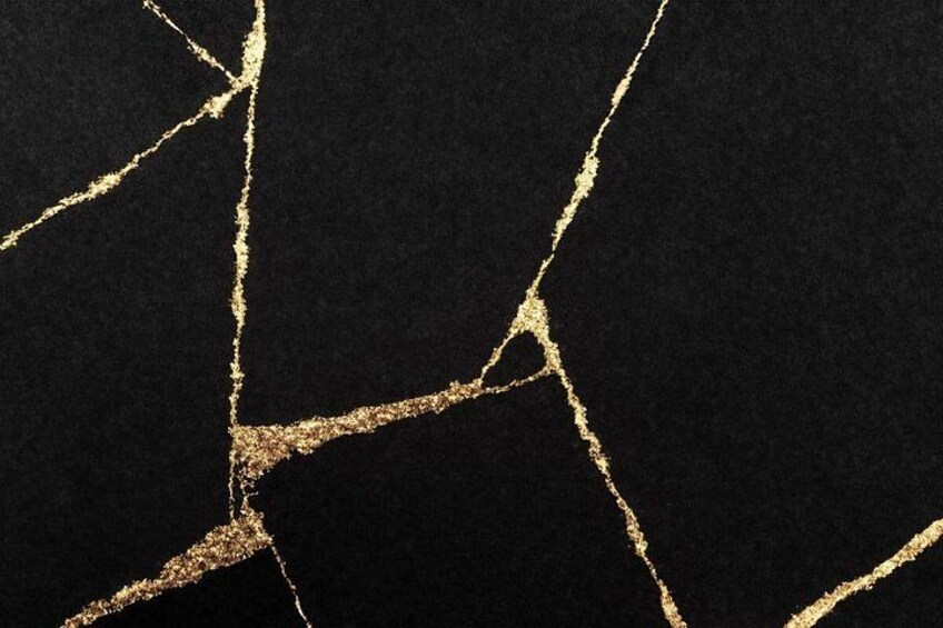 Kyoto Traditional Kintsugi Workshop in Gion Gold Repair Art 3