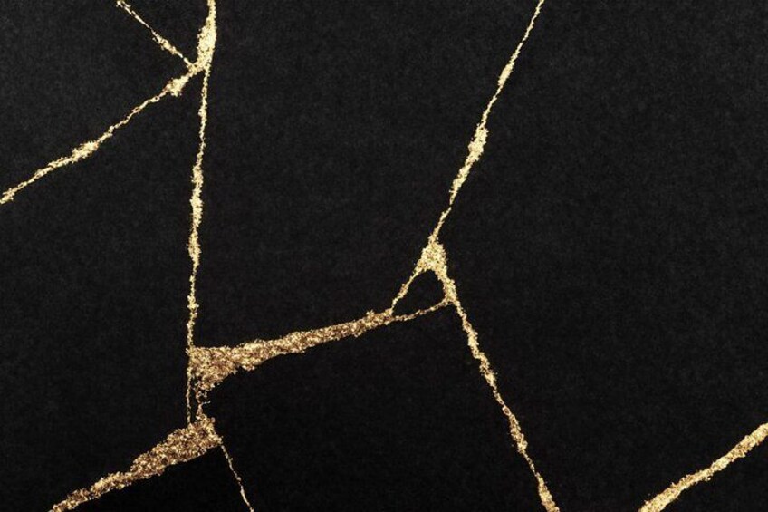 Kyoto Traditional Kintsugi Workshop in Gion Gold Repair Art 3