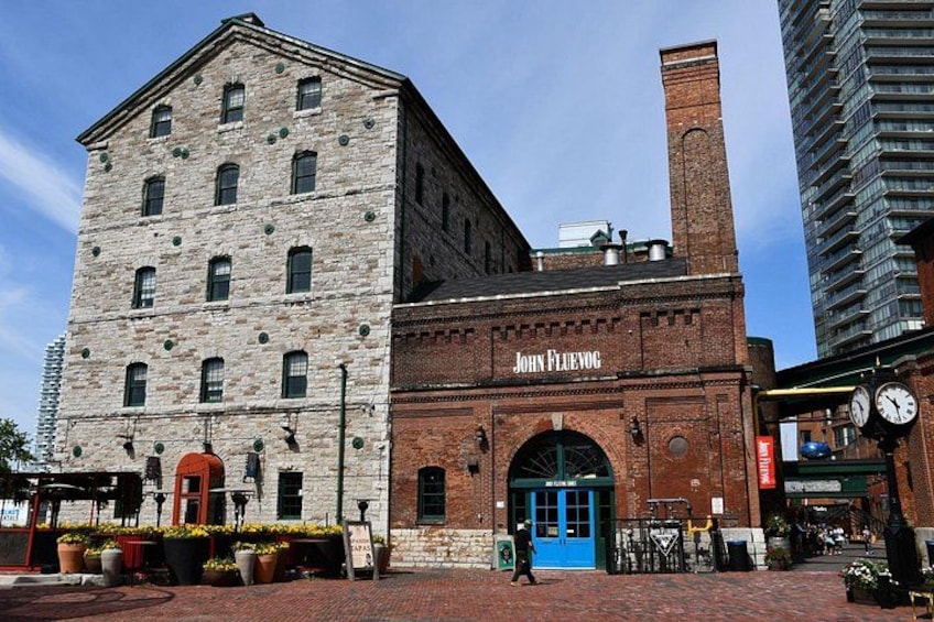 Toronto Distillery District: Whisky Exploration Game and Tour 3