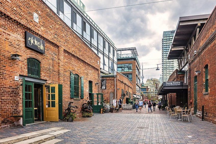 Toronto Distillery District: Whisky Exploration Game and Tour 4