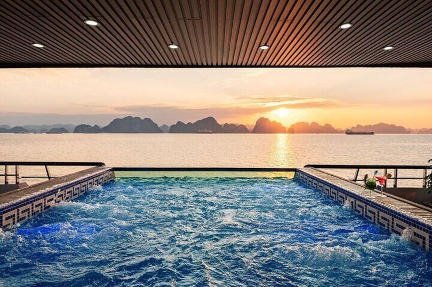 5-Star Halong Bay Cruise with Buffet Lunch, Sunset Party 5