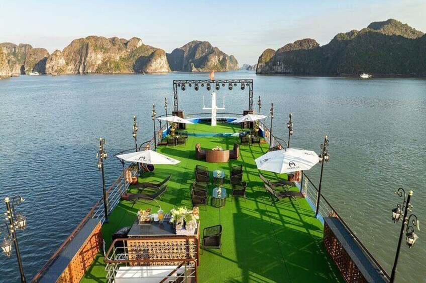 5-Star Halong Bay Cruise with Buffet Lunch, Sunset Party 2
