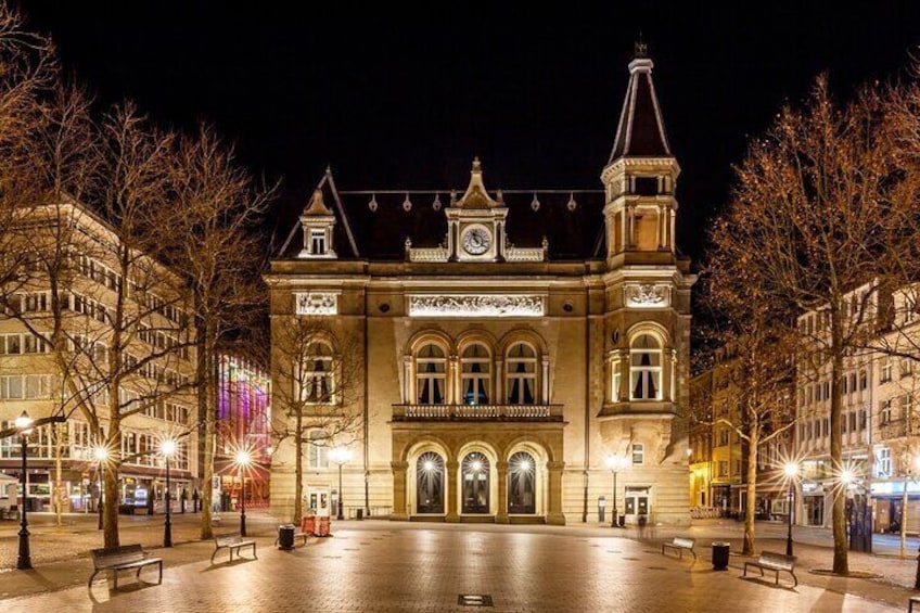Circle City and Place d'Armes: The historical and social heart of the capital illuminated. 2