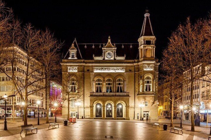 Circle City and Place d'Armes: The historical and social heart of the capital illuminated. 2