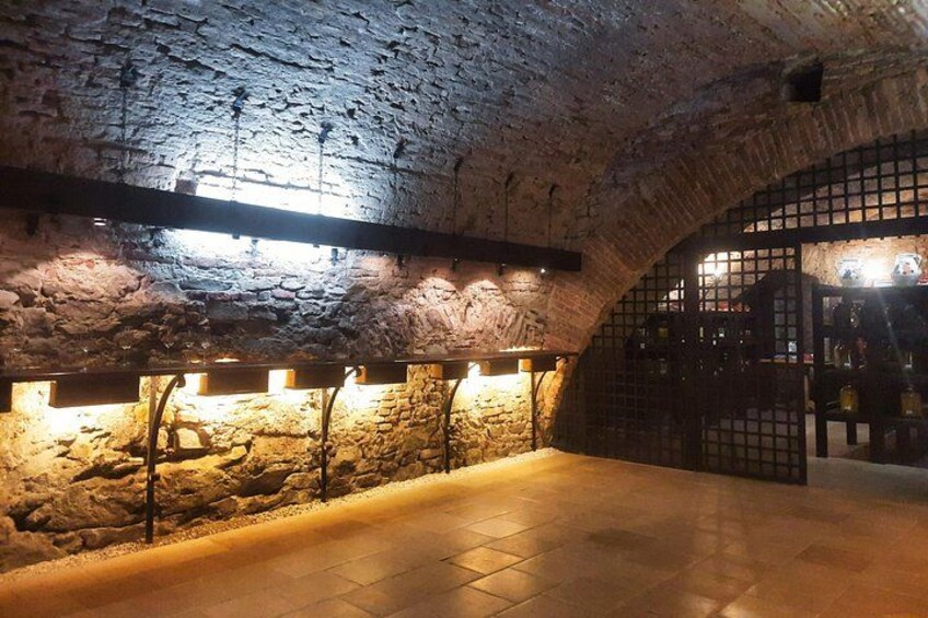 Wine Tasting and Lunch in a Transylvanian Castle 5