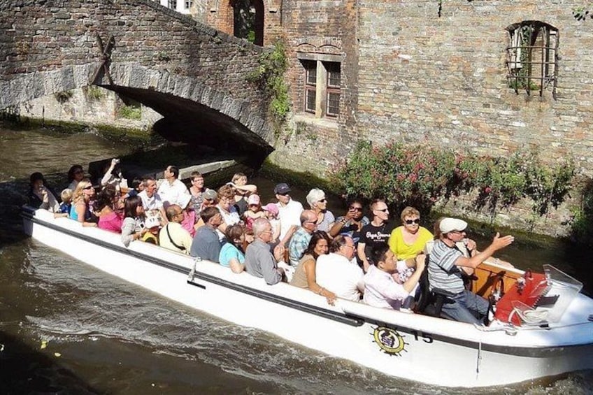Guided Walking Tour of Bruges with Canal Cruise and Tastings 1