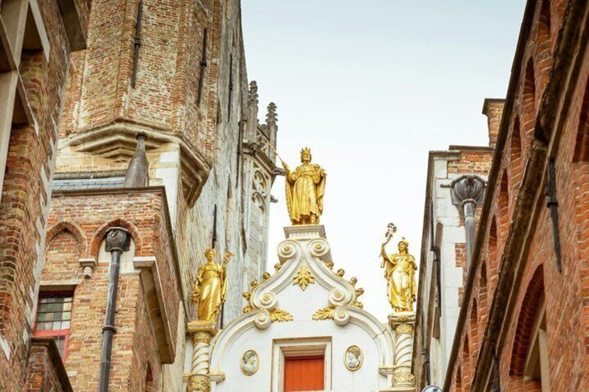 Guided Walking Tour of Bruges with Canal Cruise and Tastings 2