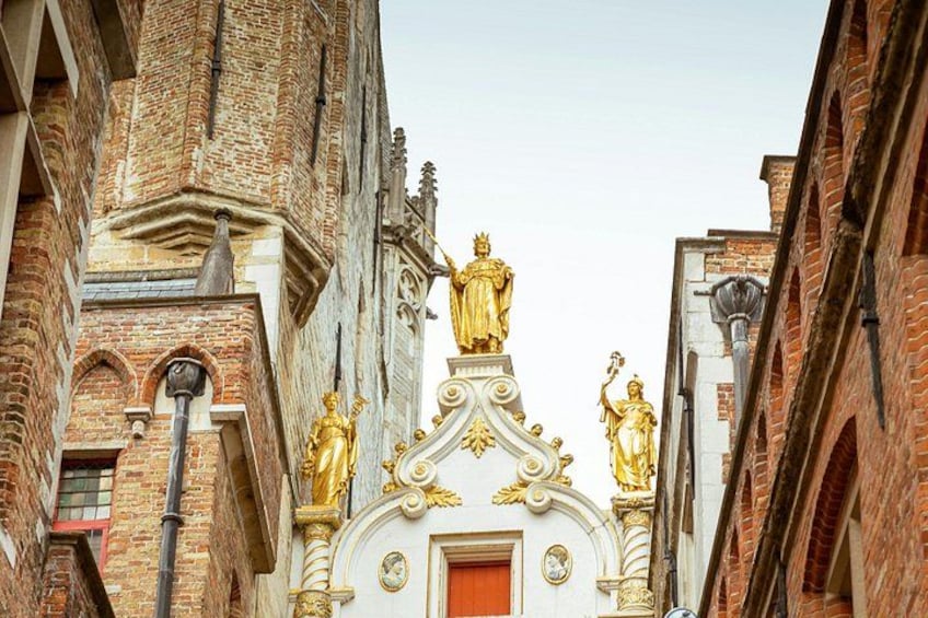 Guided Walking Tour of Bruges with Canal Cruise and Tastings 2