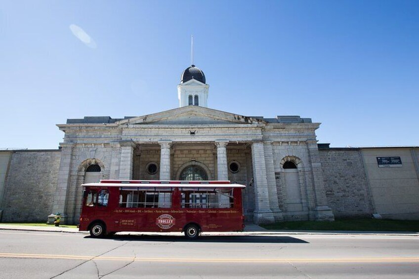 Kingston: Hop-On Hop-Off Trolley Tour 4