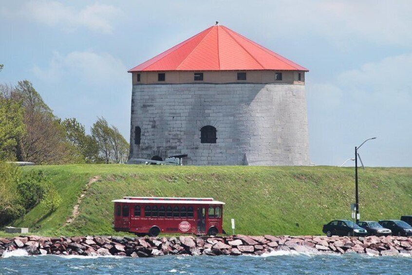 Kingston: Hop-On Hop-Off Trolley Tour 5