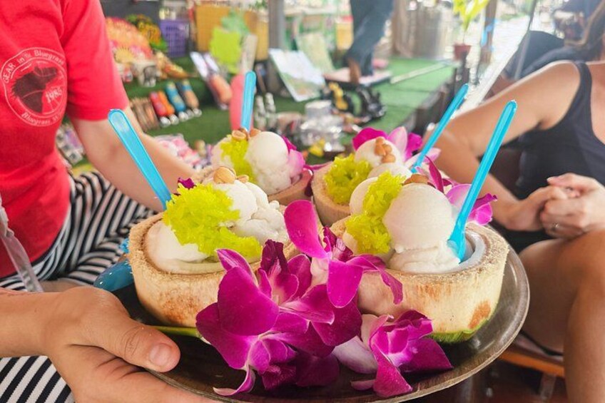 Private Tour to Railway and Floating Markets with Thai desserts 5