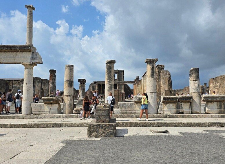Picture 10 for Activity Sorrento: Pompeii Tour with guide, ticket & lunch included 2