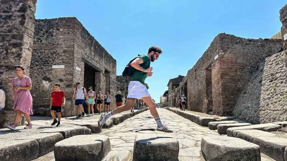Picture 2 for Activity Sorrento: Pompeii Tour with guide, ticket & lunch included 3