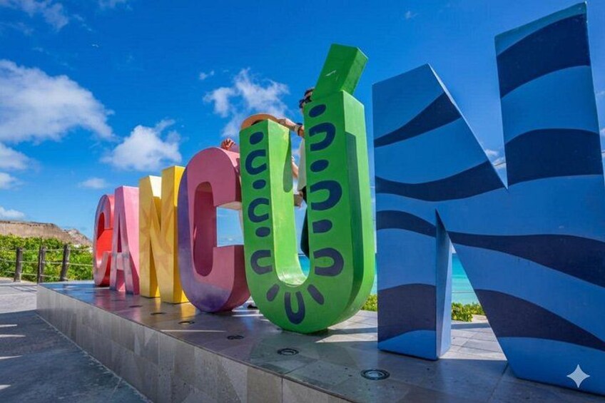 Cancun Shopping Tour with Cancun Viewpoint and Puerto Cancun Mall 1