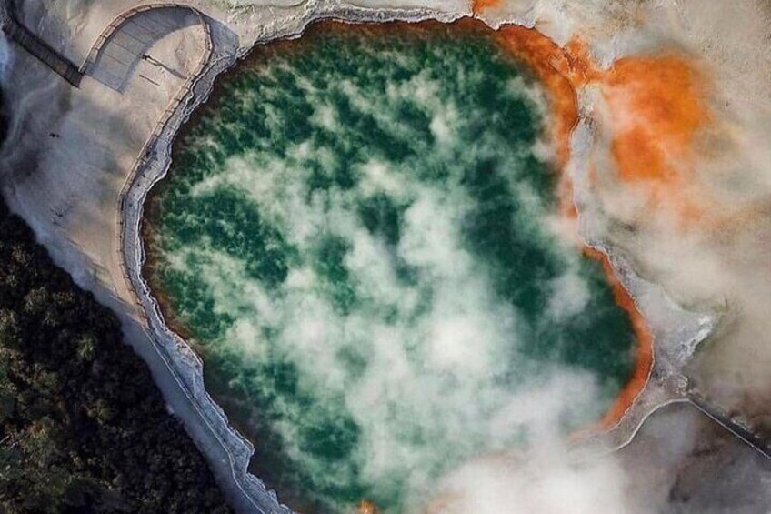 Champagne pool 1