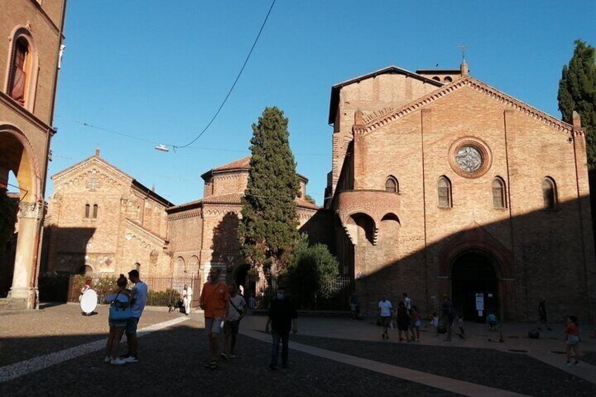 Historical Tour of Bologna