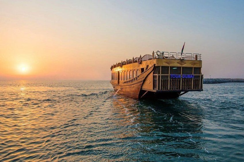 Doha: Sunset Experience, Traditional Dhow Cruise with Dinner 3