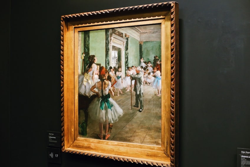 Paris: Orsay Museum Tour with Tickets for 6 Guests per guide 2