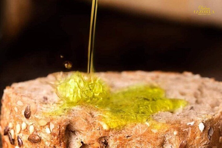 TOASTED WITH OUR OIL AWARDED IN 2024 BY DIPUTACIÓN DE JAÉN AS ONE OF THE BEST OILS IN THE WORLD 3