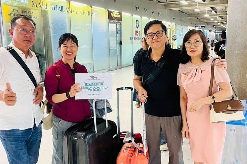 Luxury VIP Transfer: Bangkok ↔ Pattaya in Majesty Platinum+ Van 2